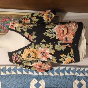 Portraits by Northern Isles Short Sleeve Cardigan Button Sweater Floral Knitted